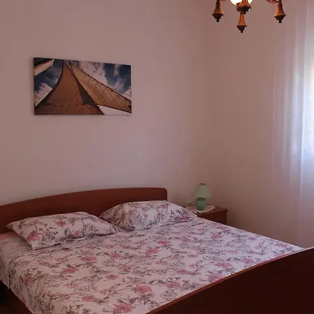 Lizzi Apartment Ražanac